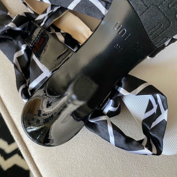 UNISA SHOE BLACK & WHITE LACE UP SANDALS WITH 4” HEELS. NWOT LEATHER INSOLE - Picture 9 of 12